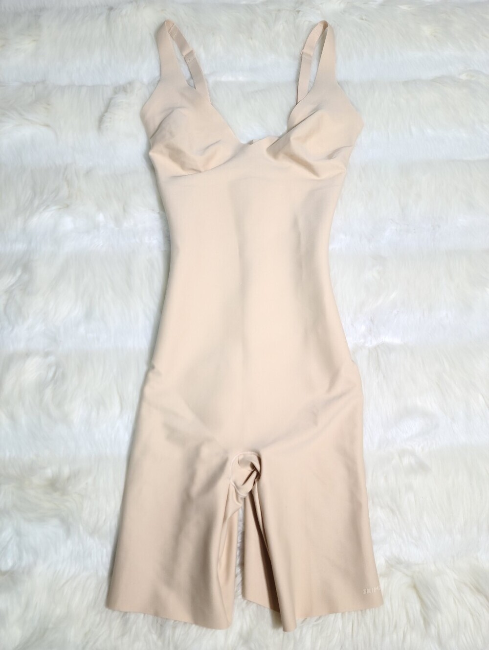 SKIMS Body Unlined Plunge Mid-thigh Bodysuit Cream Sand Small NEW